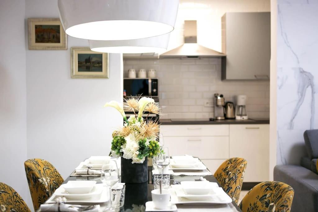 New & Luxury Apartment Tony Split Extérieur photo