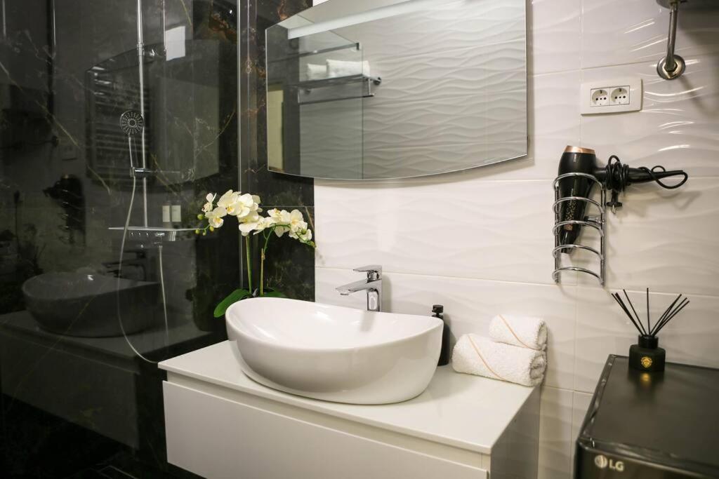 New & Luxury Apartment Tony Split Extérieur photo